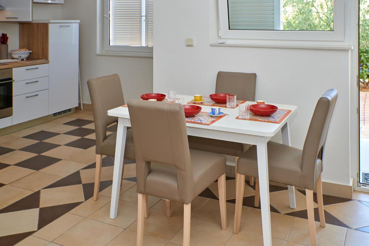 Cittanova Boutique Apartment Con Piscina Novigrad Istria Eksteriør billede