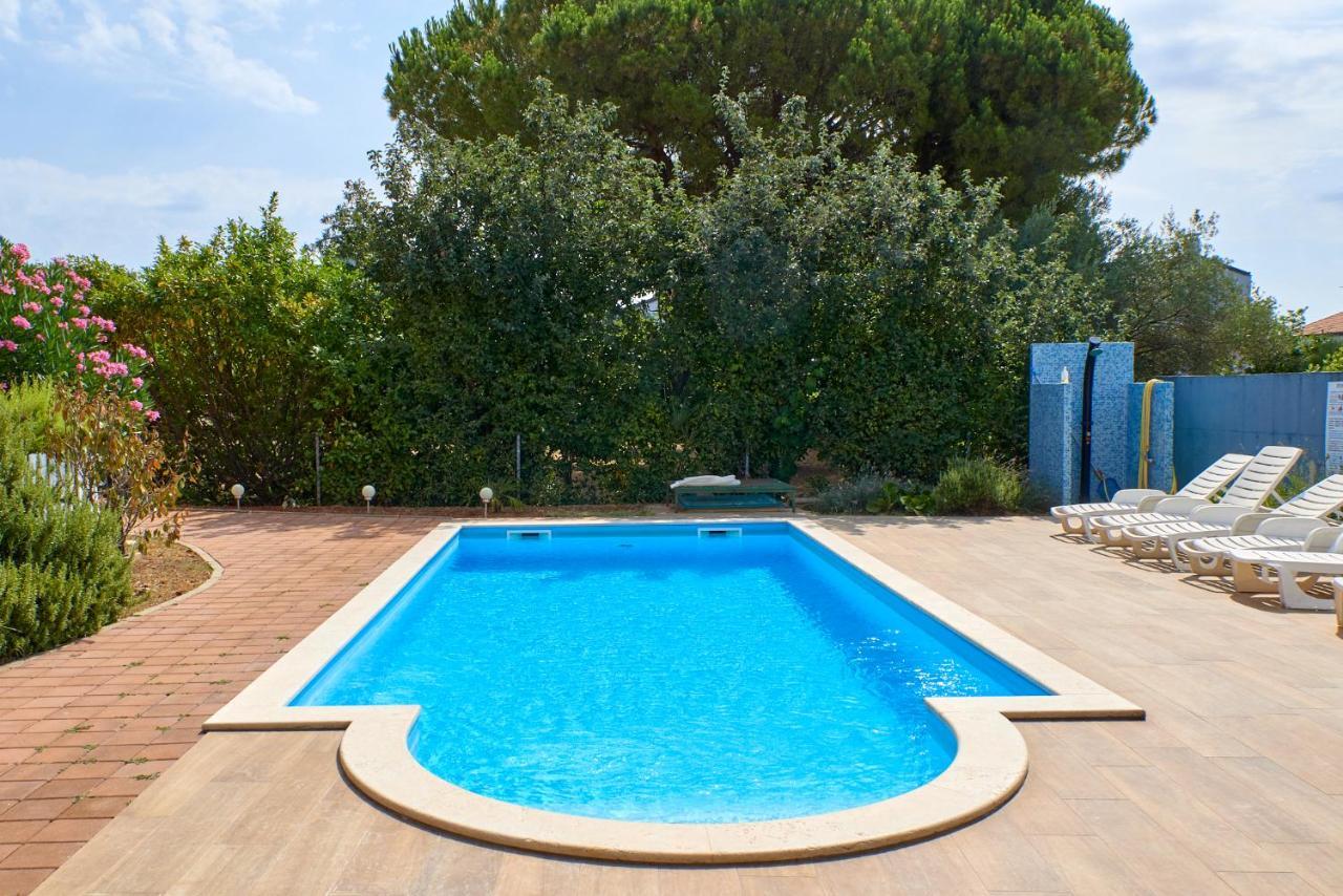 Cittanova Boutique Apartment Con Piscina Novigrad Istria Eksteriør billede