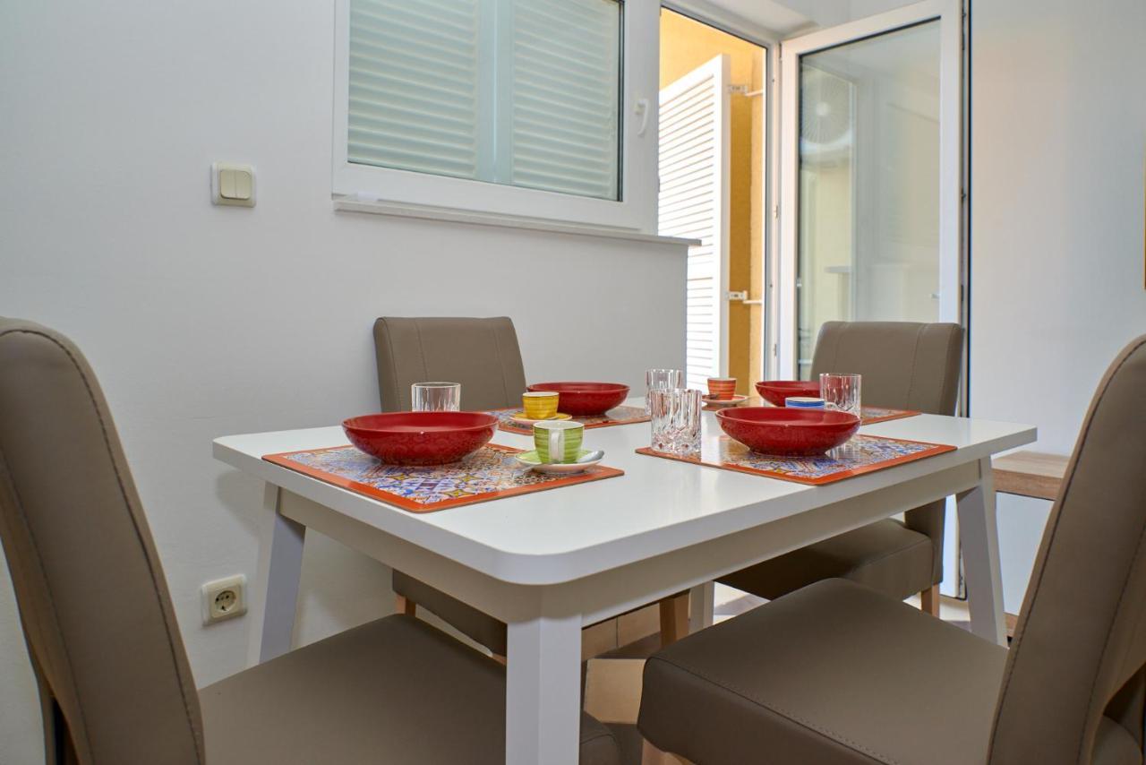 Cittanova Boutique Apartment Con Piscina Novigrad Istria Eksteriør billede