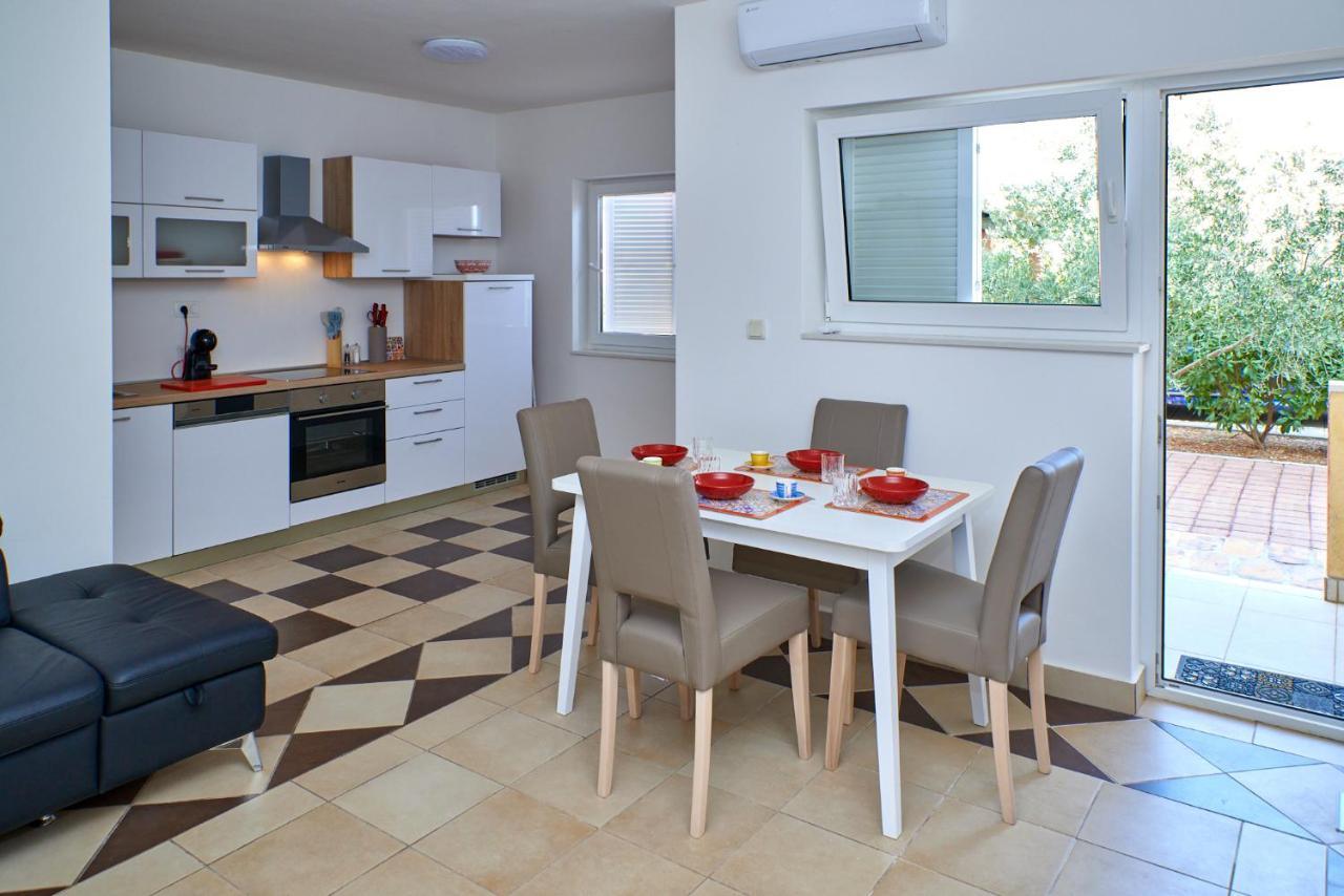 Cittanova Boutique Apartment Con Piscina Novigrad Istria Eksteriør billede